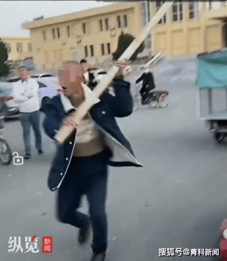 山东菏泽南站一主播直播时被打？知情人称打人者是附近居民